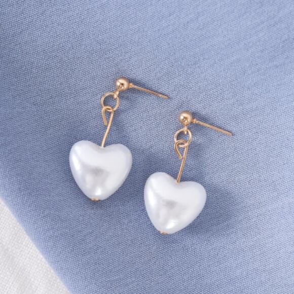 Shopeunoia Boutique Jewelry - Gold Heart Shape Pearl Drop Earrings